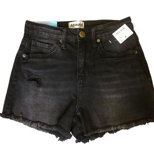 Abound High Rise Black Washed Jean Short Size 25